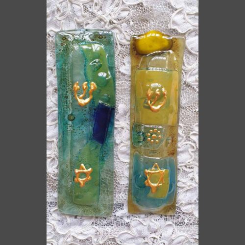 מזוזה זכוכית טורקיז  וטורקיז צהוב  עבודת יד 18 סנטימטר